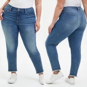 Torrid Boyfriend Jeans 26 Raw Hem
